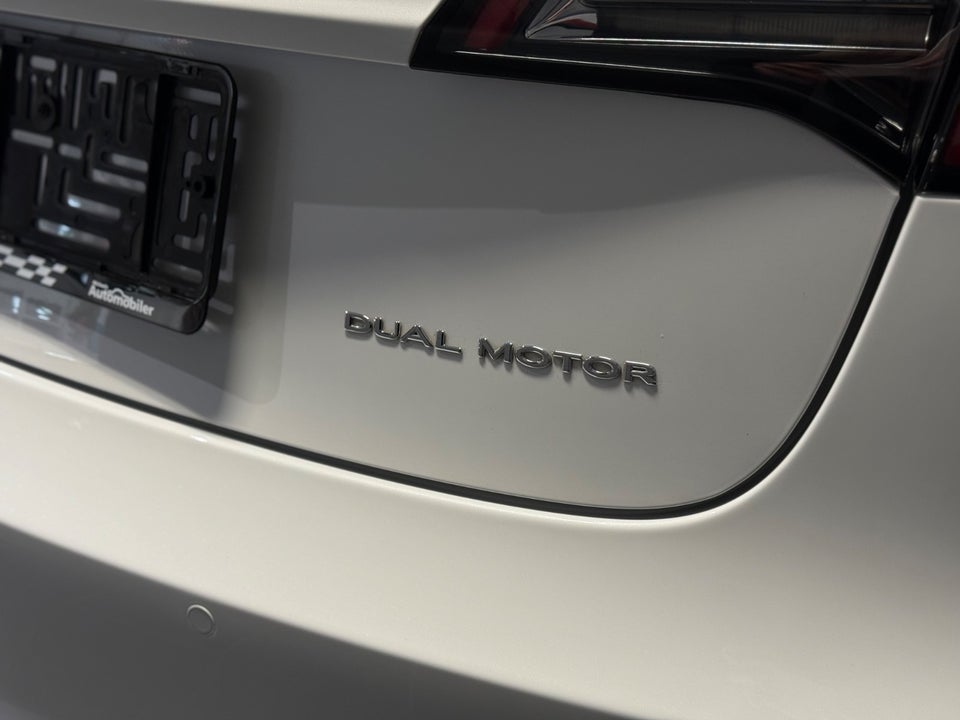 Tesla Model 3 Long Range AWD 4d