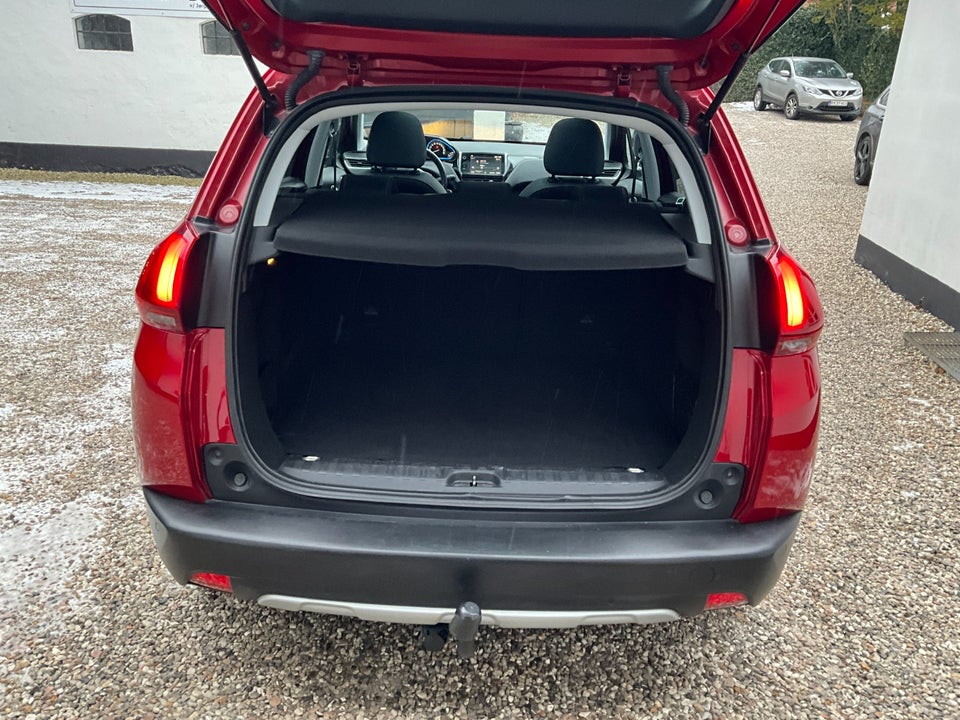 Peugeot 2008 1,2 e-THP 110 Selection Sky 5d