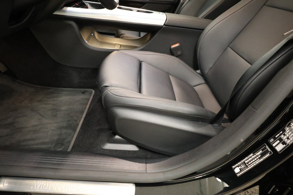 Mercedes CLA350 EQ 4Matic 4d