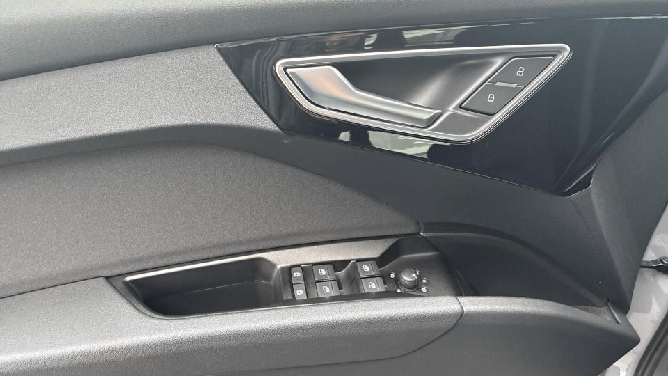 Audi Q4 e-tron 40  5d