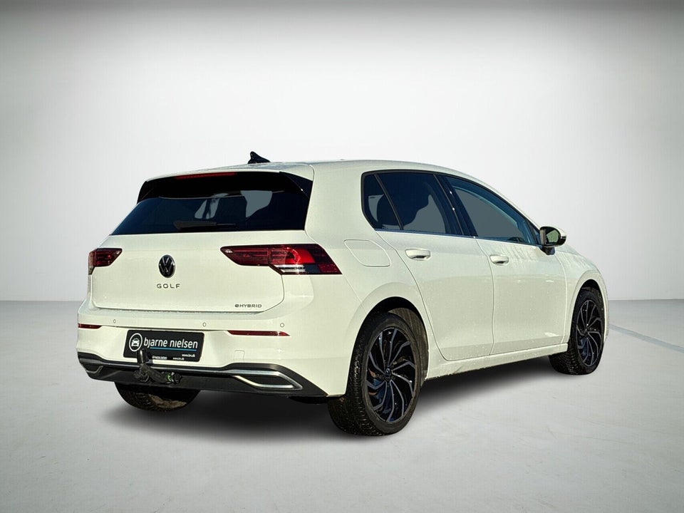 VW Golf VIII 1,4 eHybrid DSG 5d