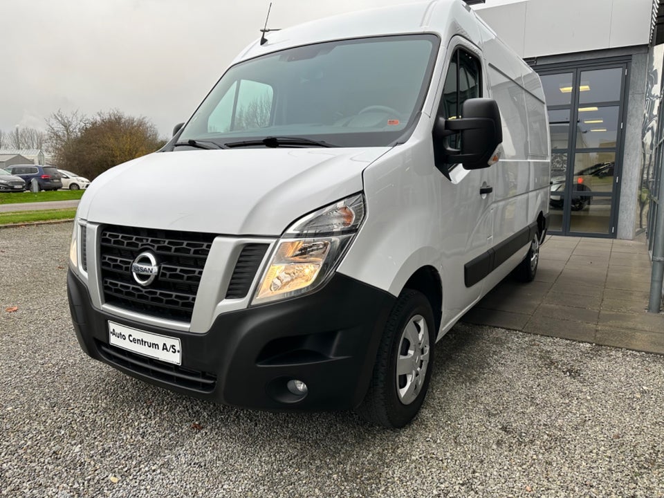 Nissan NV400 2,3 dCi 145 L2H2 Working Star