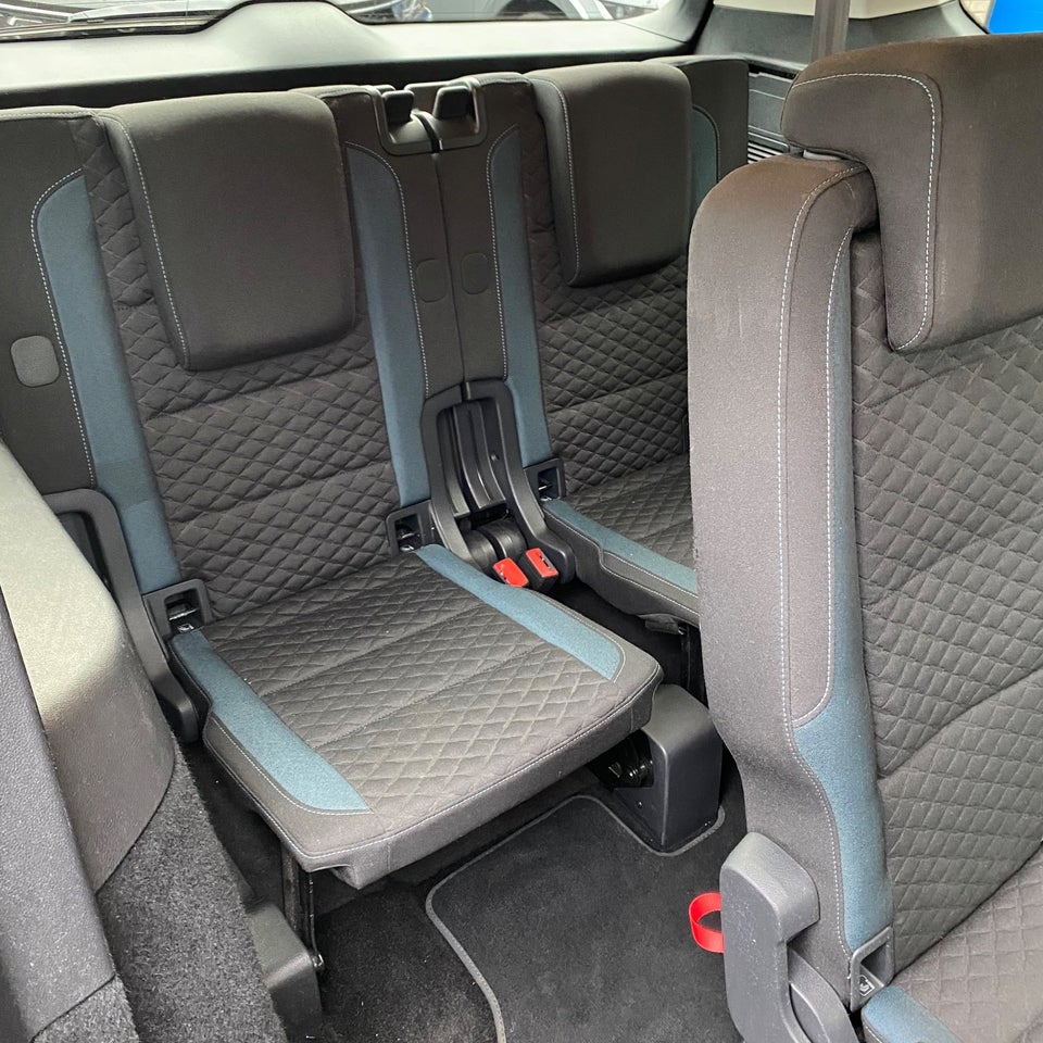 VW Touran 1,6 TDi 115 IQ.Drive DSG 7prs 5d