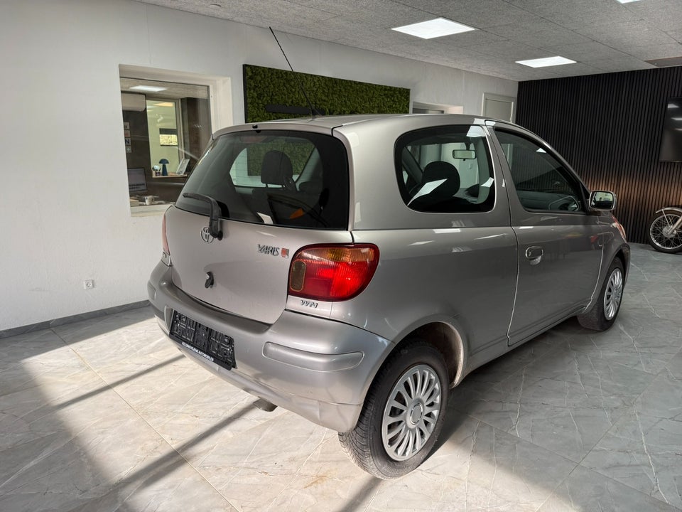 Toyota Yaris 1,3 Luna 3d