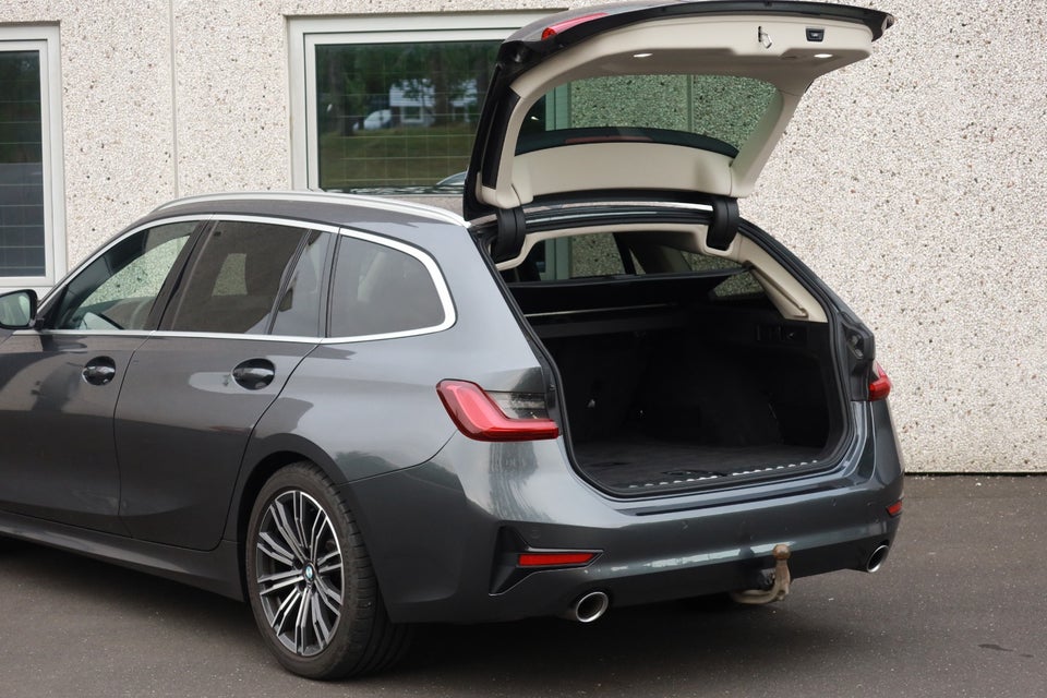 BMW 320d 2,0 Touring Connected aut. 5d