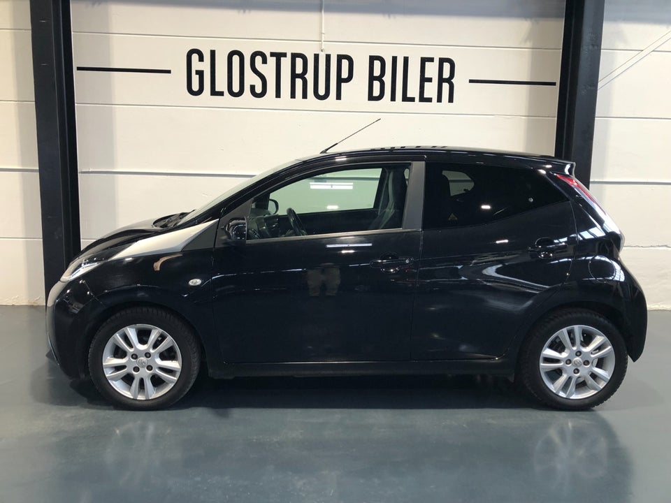 Toyota Aygo 1,0 VVT-i x-black 5d