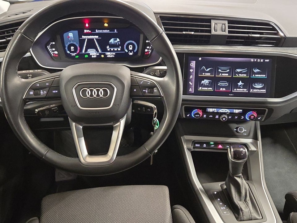 Audi Q3 45 TFSi e Attitude plus Sportback S-tr. 5d