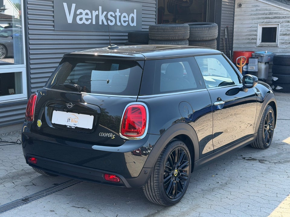 MINI Cooper SE Maximise 3d