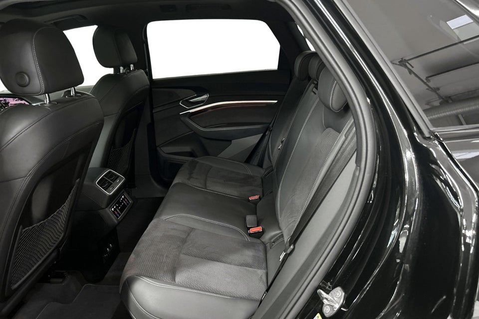 Audi Q8 e-tron 55 S-line quattro 5d