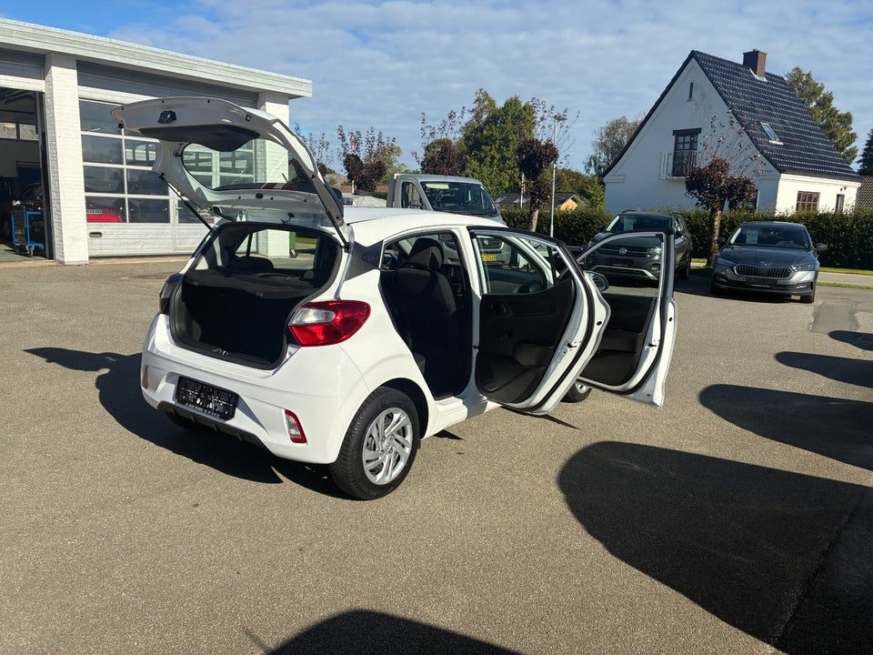 Hyundai i10 1,0 MPi Essential 5d