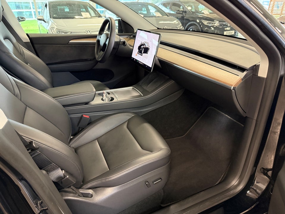 Tesla Model Y Long Range AWD 5d
