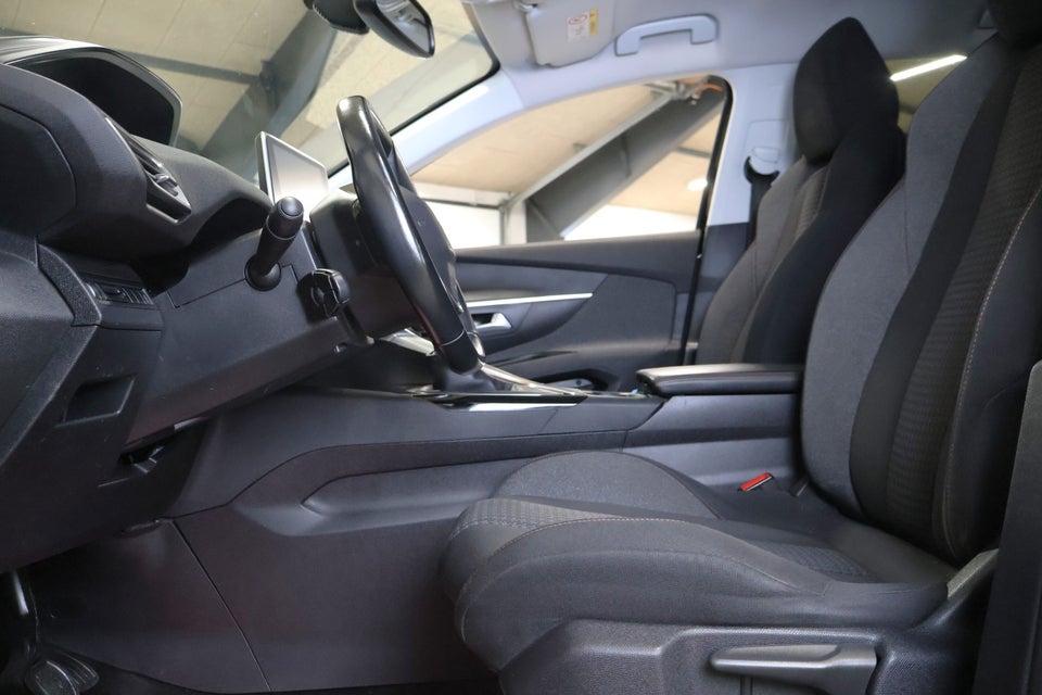 Peugeot 5008 1,2 PureTech 130 Active 7prs 5d