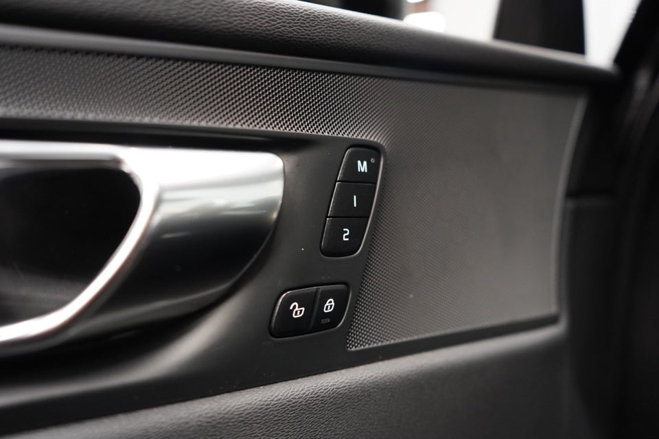 Volvo XC60 2,0 T6 ReCharge Inscription aut. AWD 5d