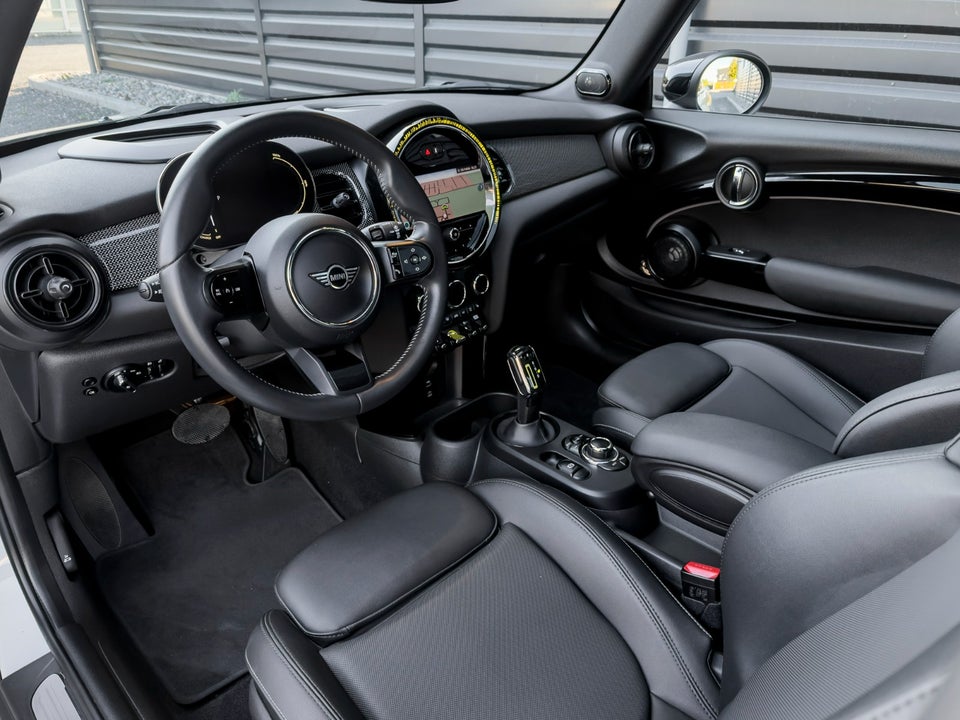 MINI Cooper SE Classic Trim 3d