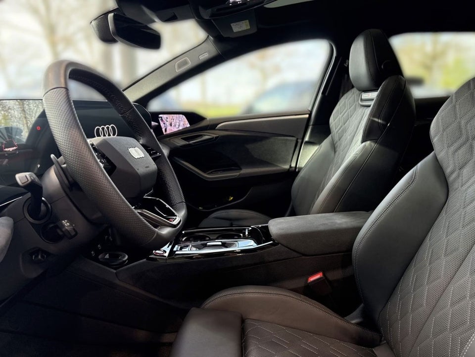 Audi S6 e-tron Avant quattro 5d