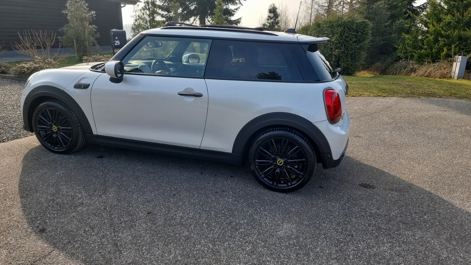 MINI Cooper SE Resolute Edition 3d