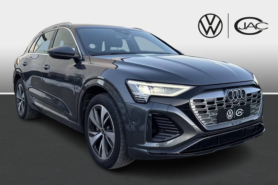 Audi Q8 e-tron 55 S-line quattro 5d