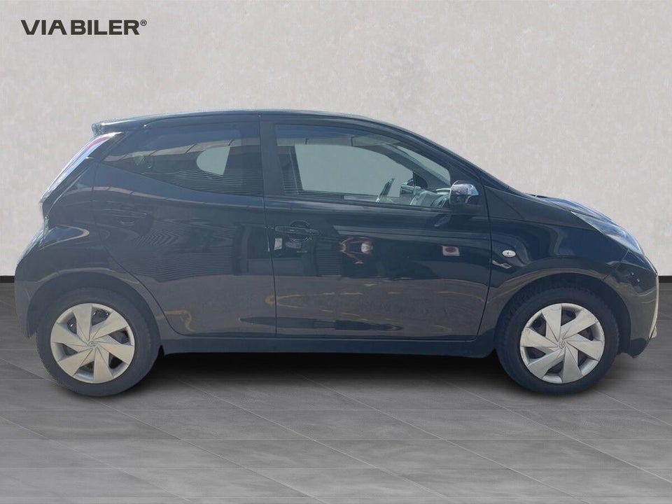 Toyota Aygo 1,0 VVT-i x-play x-shift 5d