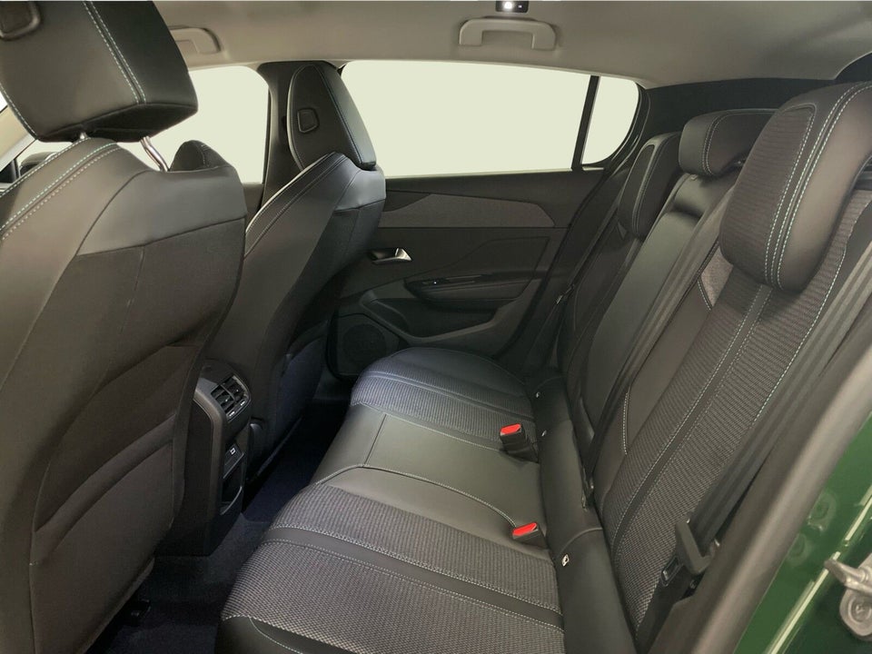 Peugeot 308 1,6 Hybrid First Selection EAT8 5d