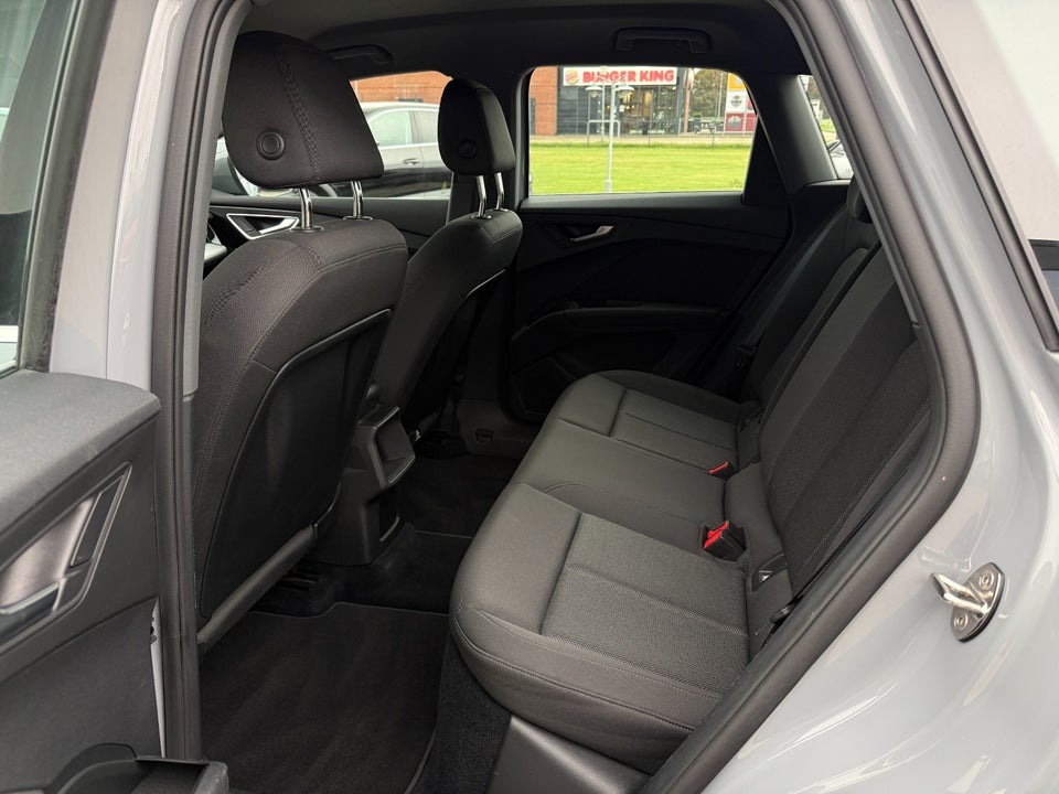 Audi Q4 e-tron 35 Attitude 5d