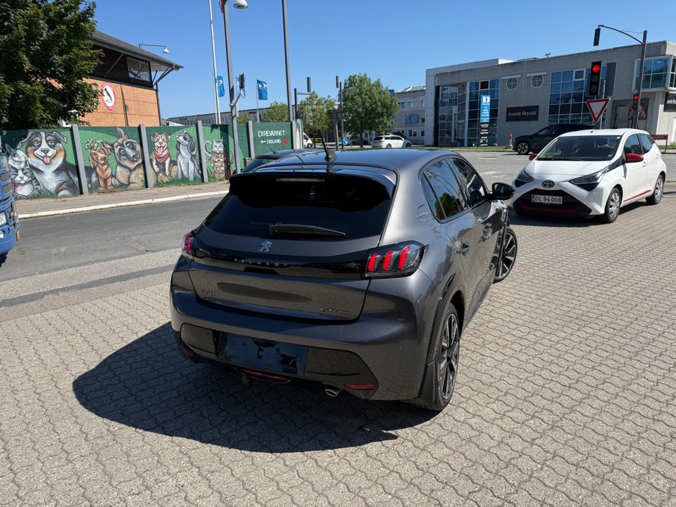 Peugeot 208 1,2 PureTech 100 GT Line EAT8 5d