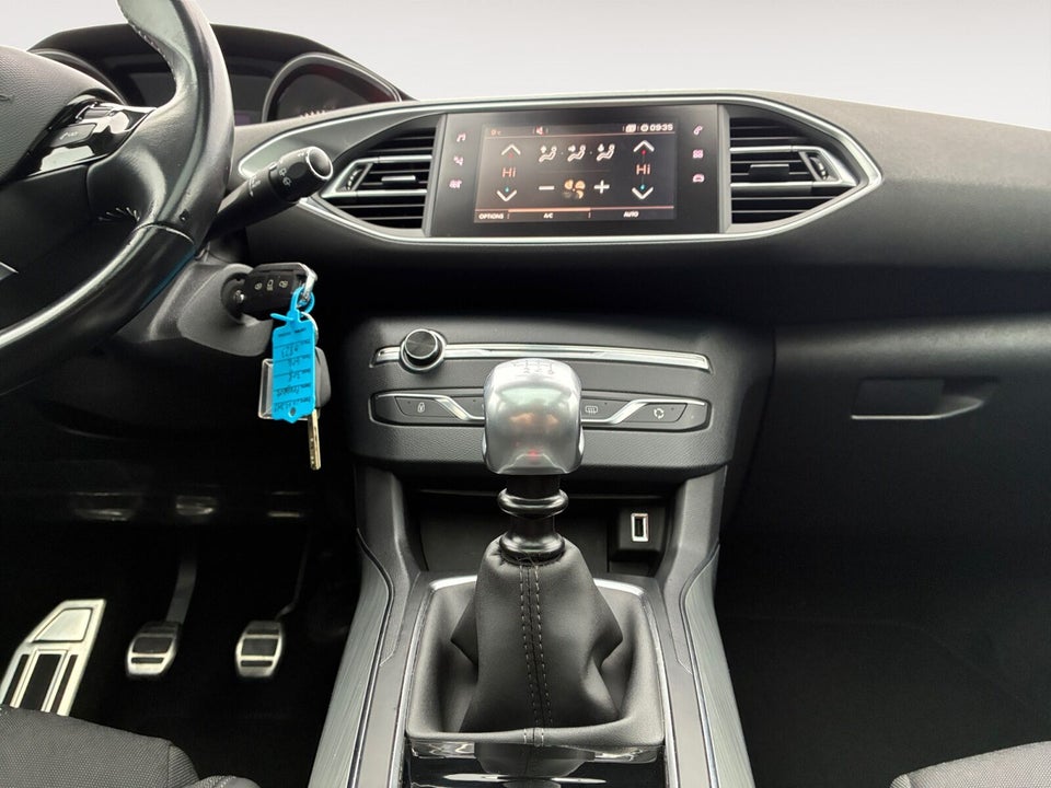 Peugeot 308 1,5 BlueHDi 130 Style+ 5d