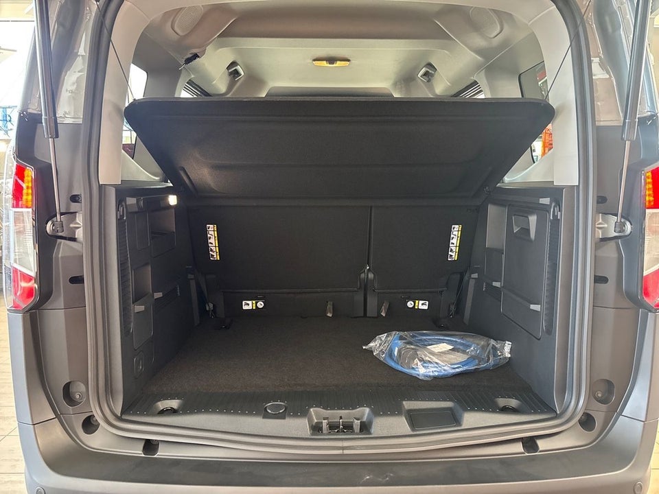 Ford E-Tourneo Courier 46 Titanium
