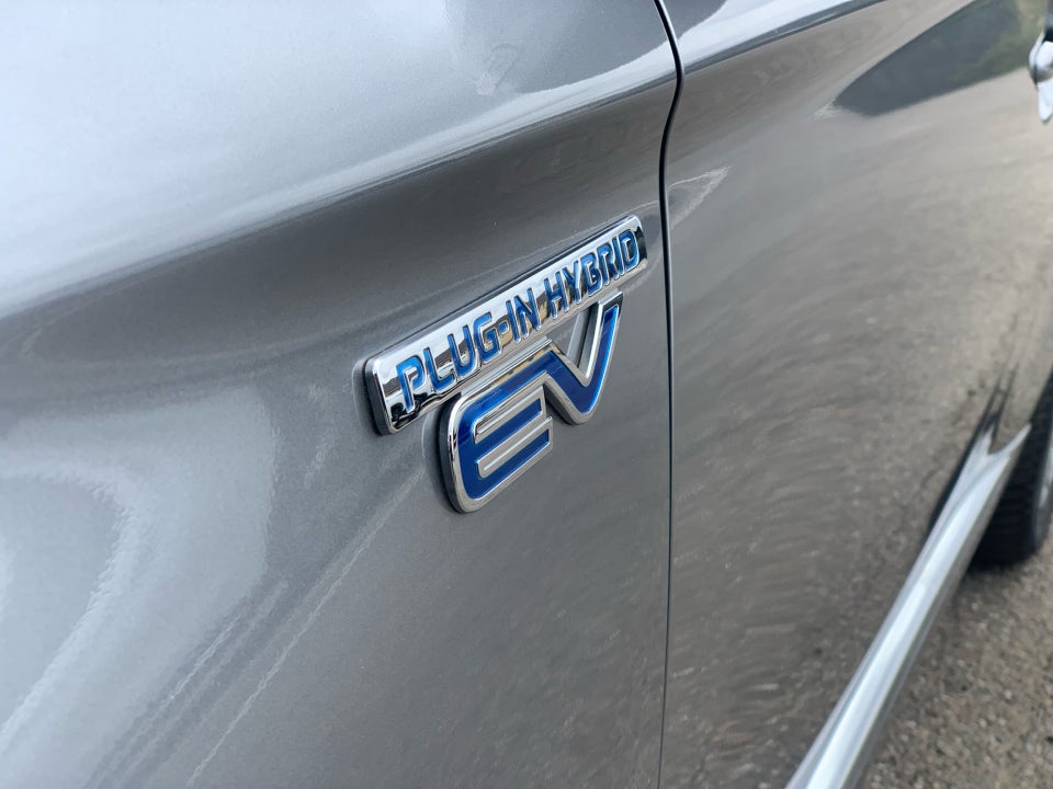 Mitsubishi Outlander 2,4 PHEV Instyle CVT 4WD Van 5d