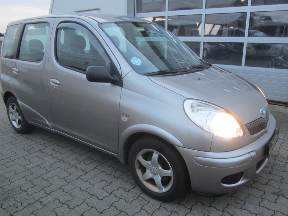 Toyota Yaris Verso 1,4 D-4D Luna 5d