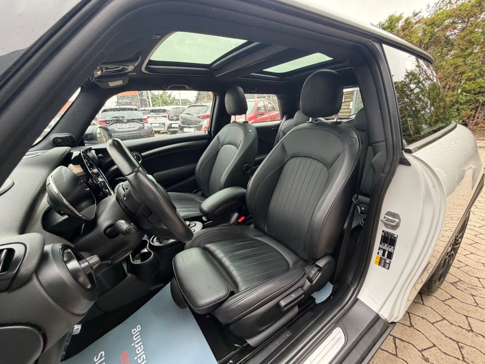 MINI Cooper SE Maximise 3d