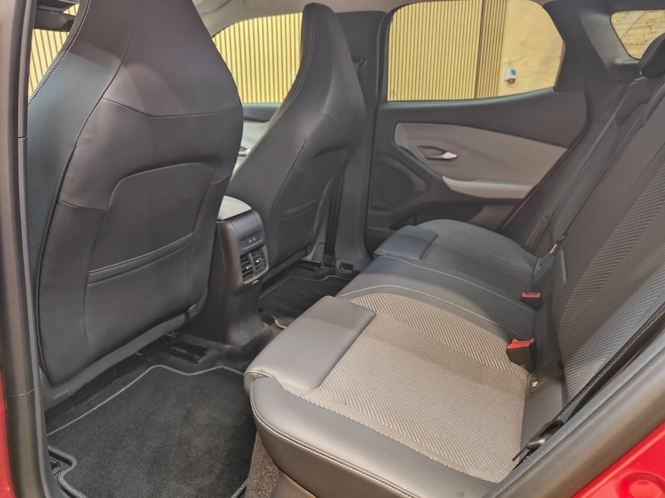 Ford Explorer 79 Select Extended Range AWD 5d