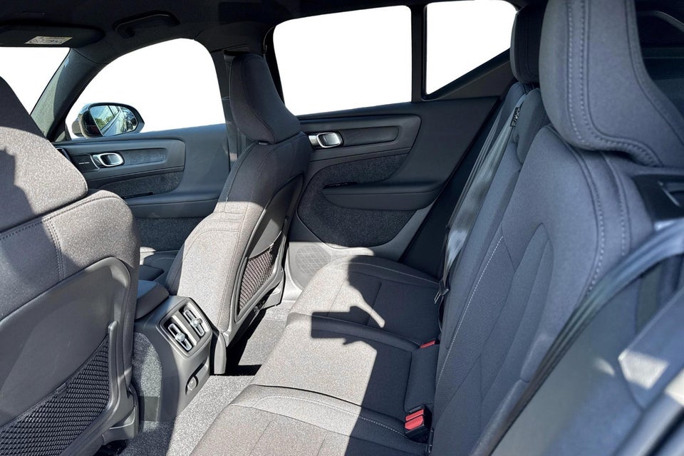 Volvo EX40 Standard Range Plus 5d