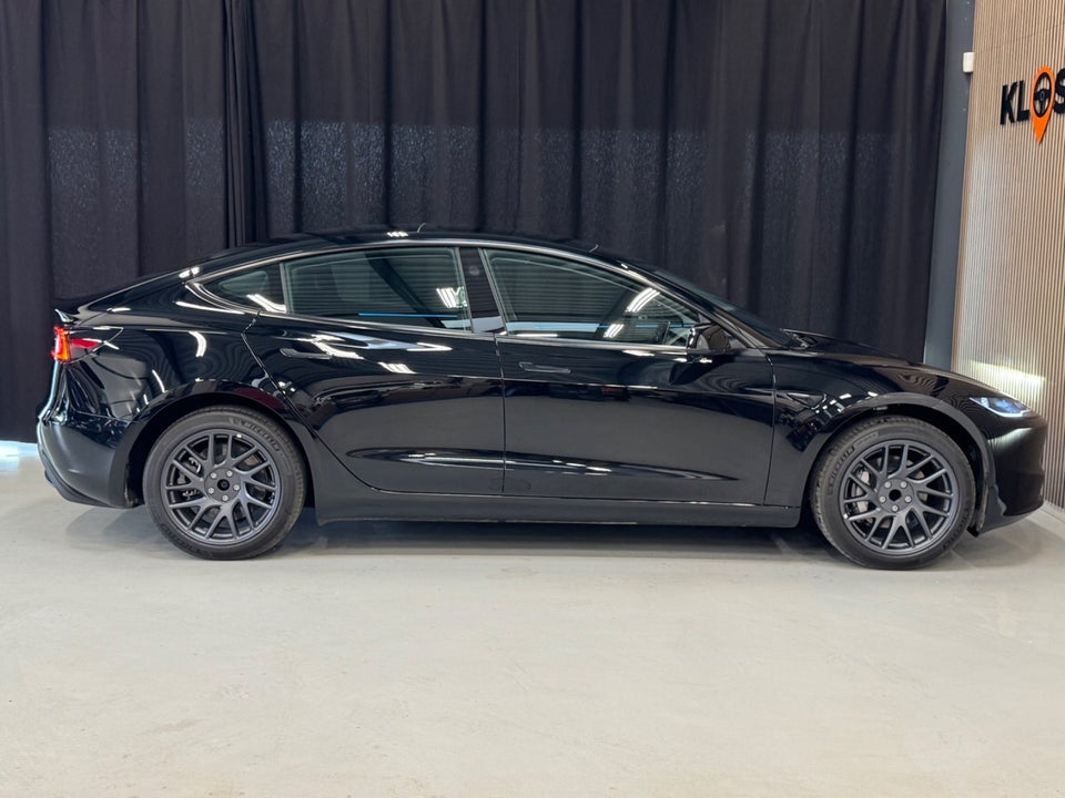 Tesla Model 3 Long Range RWD 4d