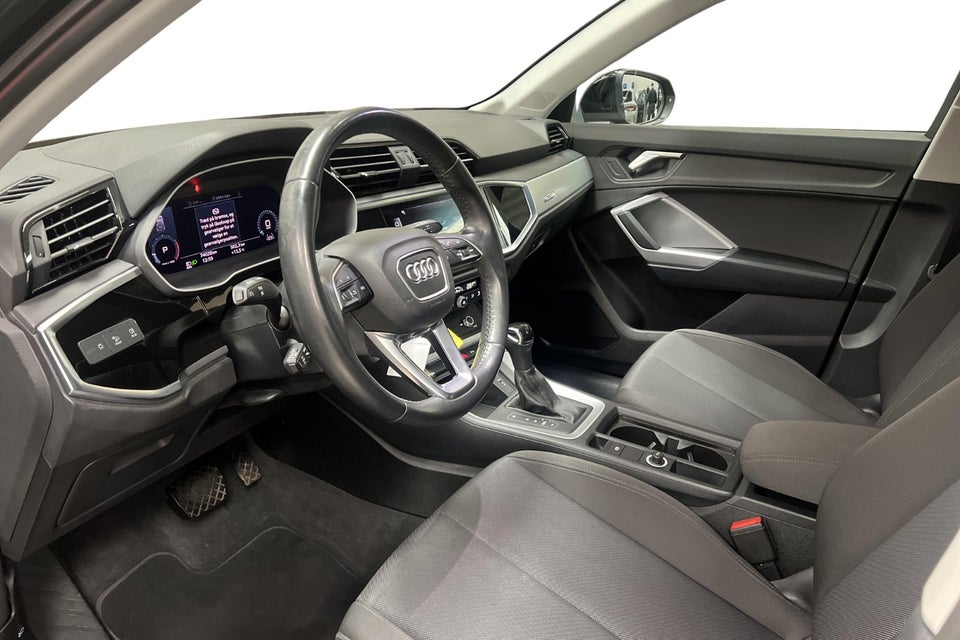 Audi Q3 35 TFSi Advanced Prestige S-tr. 5d