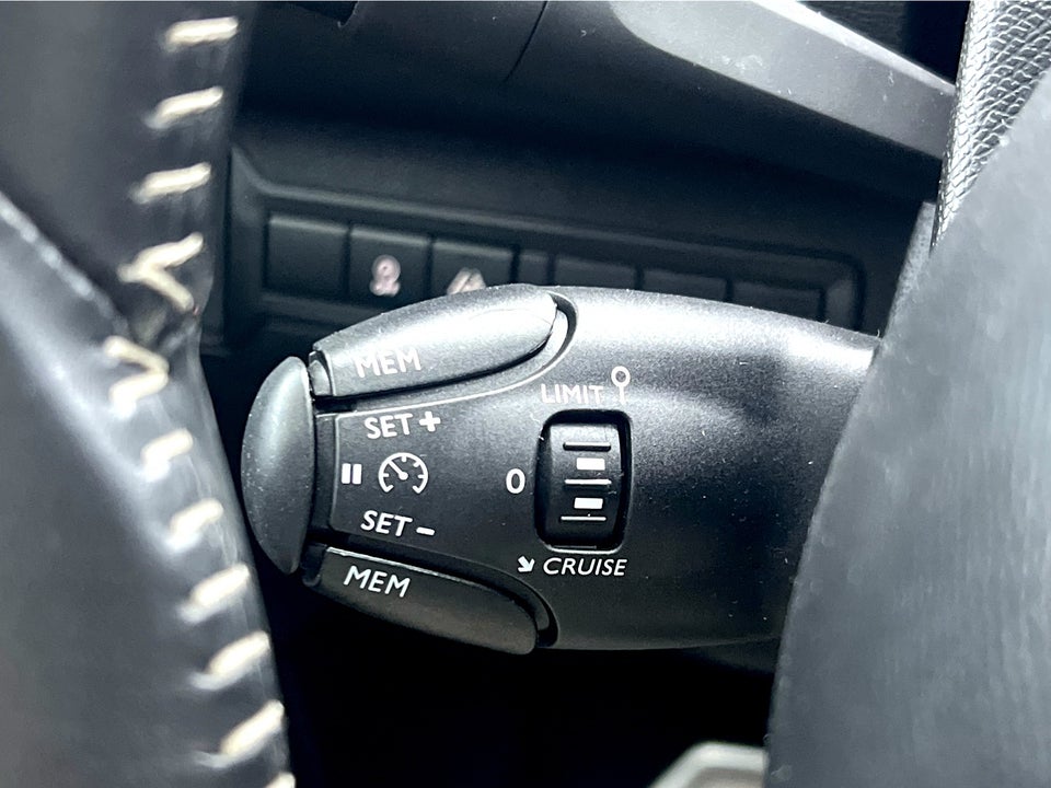 Peugeot 308 1,6 BlueHDi 120 Selection Sky SW 5d