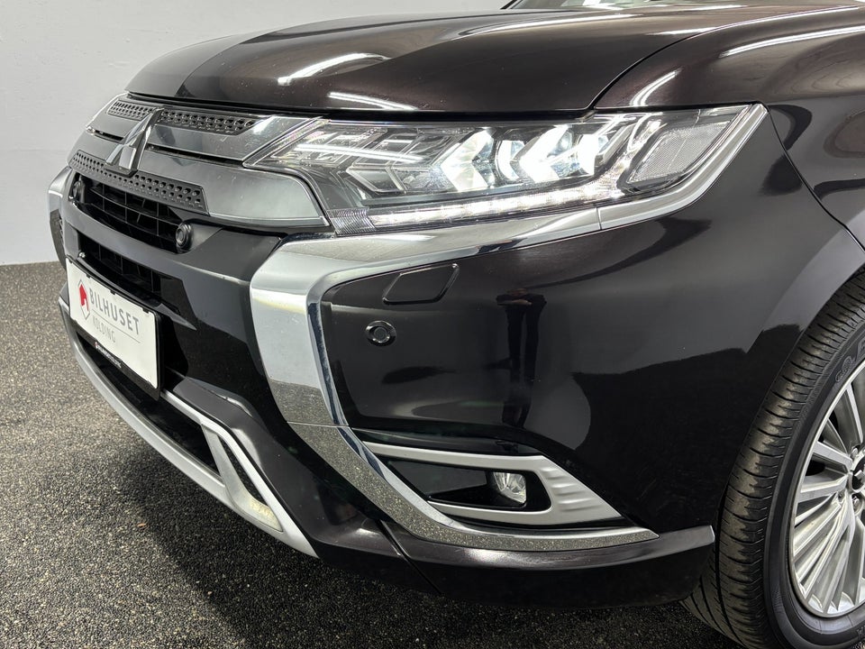 Mitsubishi Outlander 2,4 PHEV Instyle CVT 4WD 5d