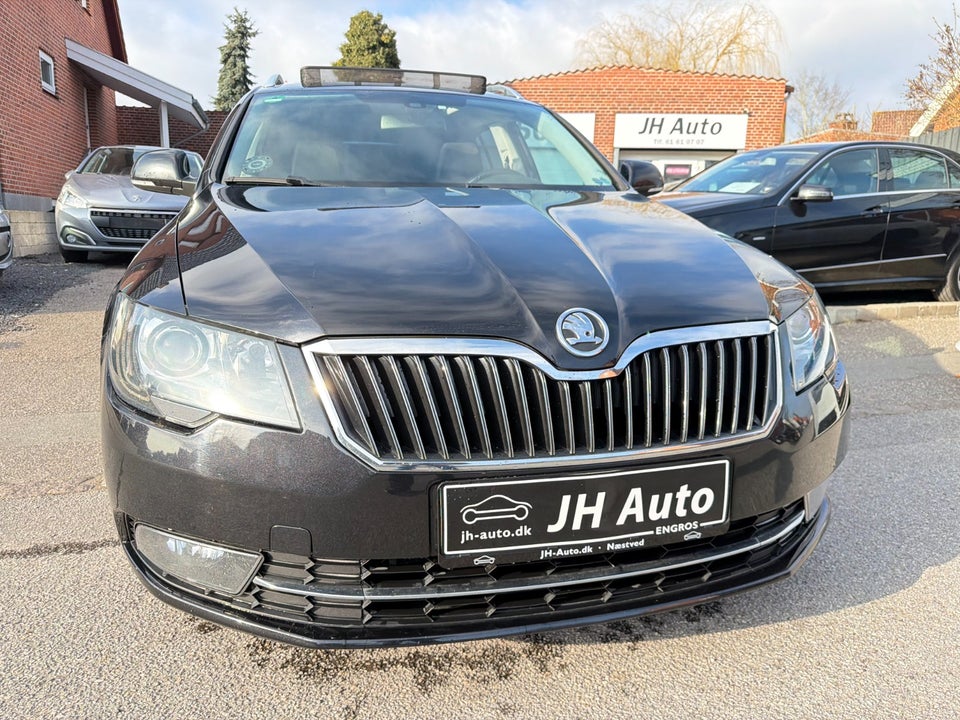 Skoda Superb 2,0 TDi 170 Elegance Combi DSG 5d