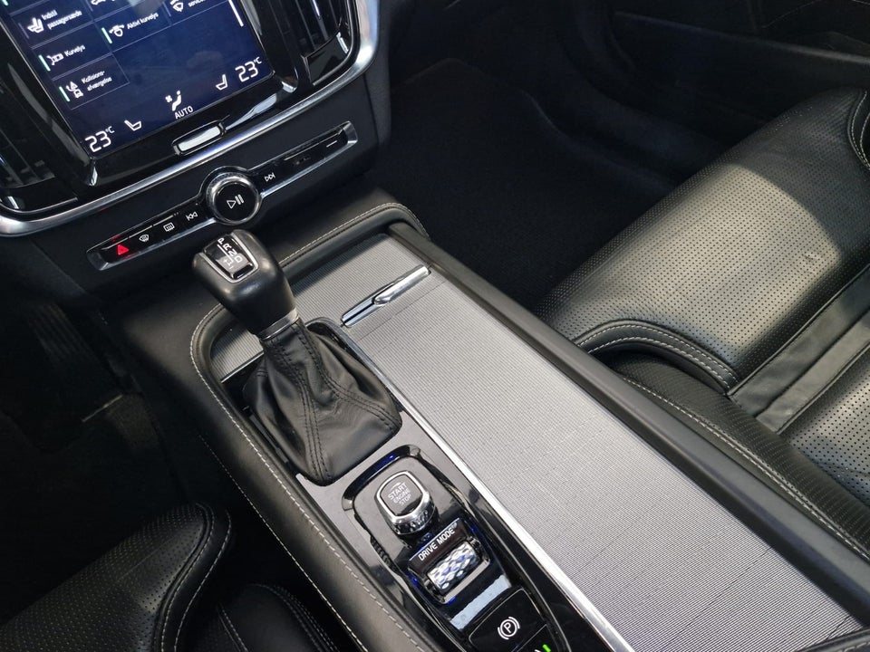 Volvo V90 CC 2,0 T6 320 Pro aut. AWD 5d