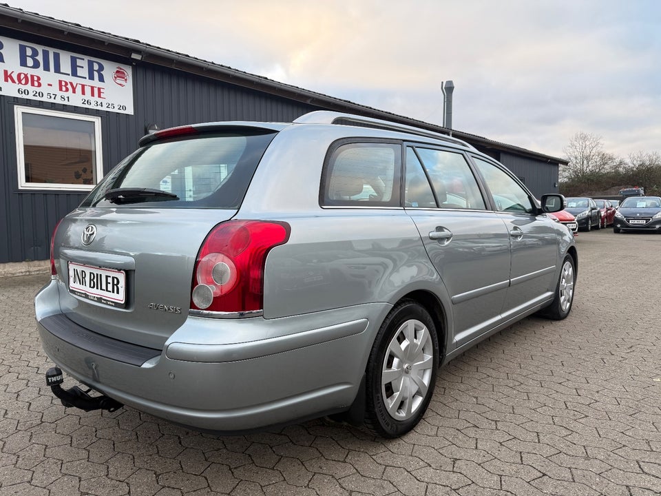 Toyota Avensis 2,4 Sol aut. 5d