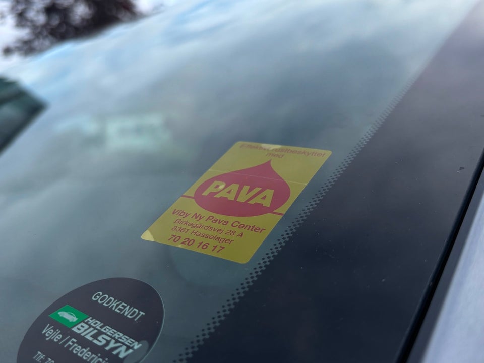 Peugeot 208 1,2 PureTech 75 Supreme 5d