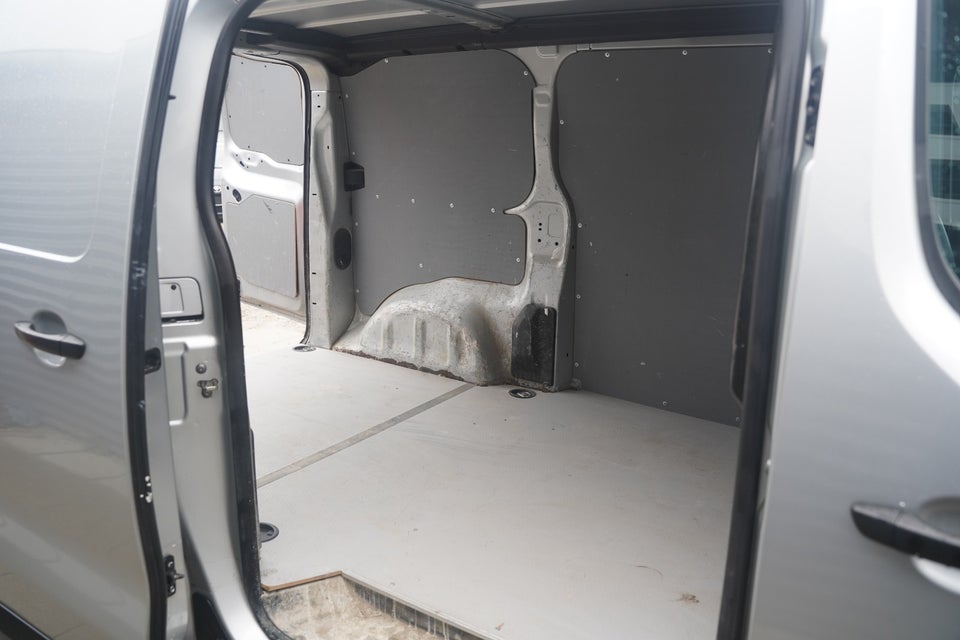 Toyota ProAce 2,0 D 120 Medium Base 5d