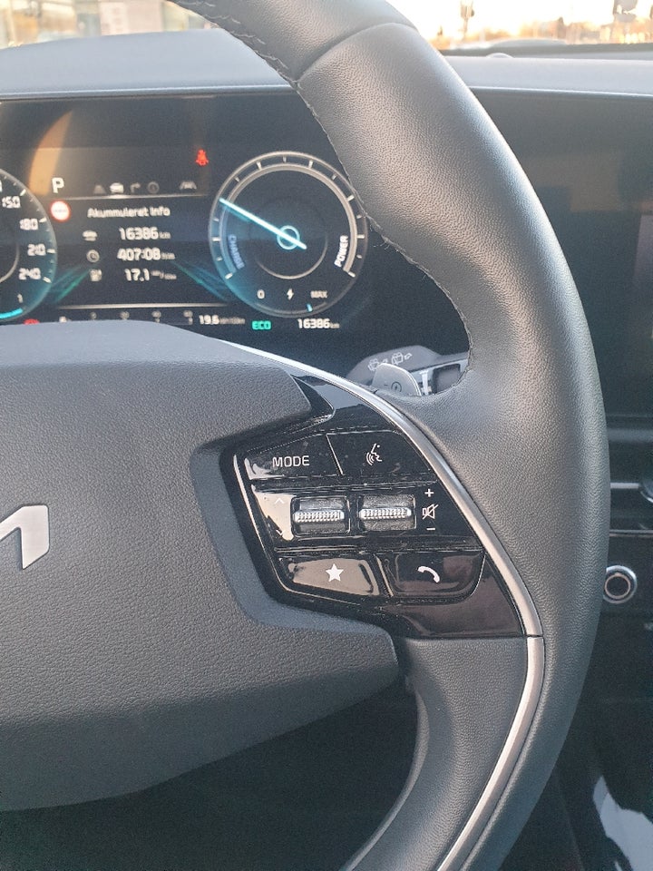 Kia Niro 64 EV Upgrade 5d