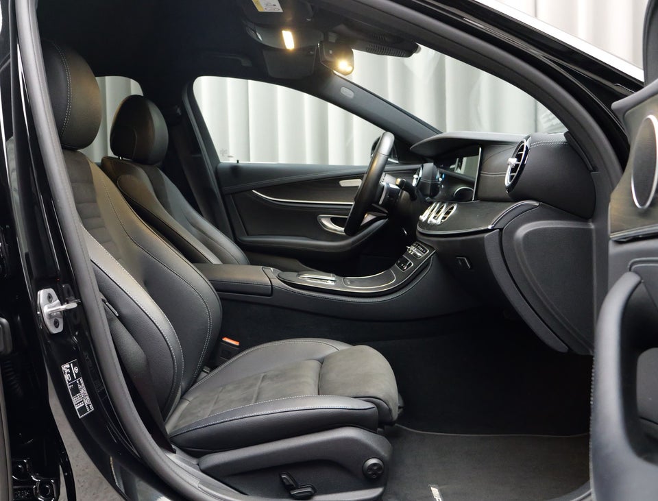 Mercedes E300 e 2,0 AMG Line aut. 4Matic 4d