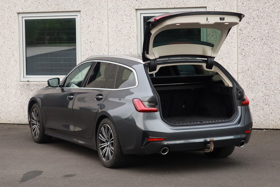 BMW 320d 2,0 Touring Connected aut. 5d