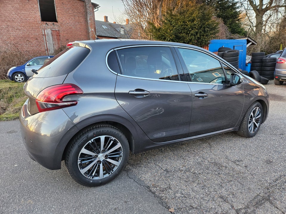 Peugeot 208 1,2 e-THP 110 Sport Sky 5d