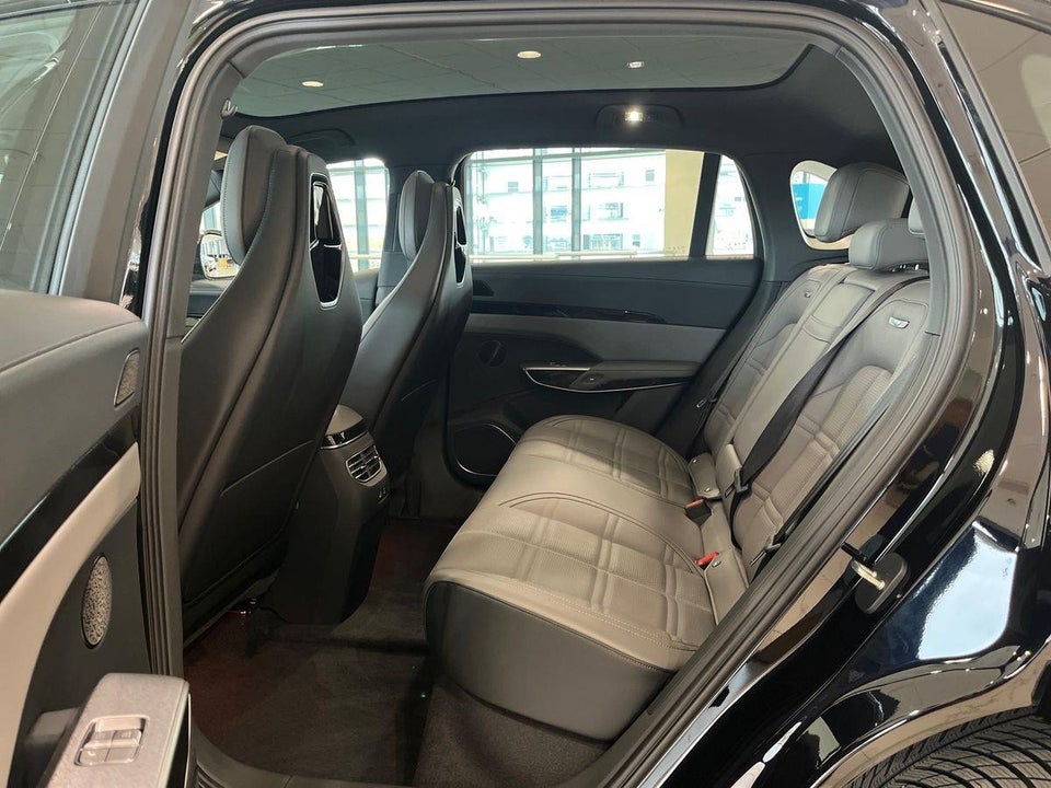 Hongqi EHS7 111 Exclusive 5d
