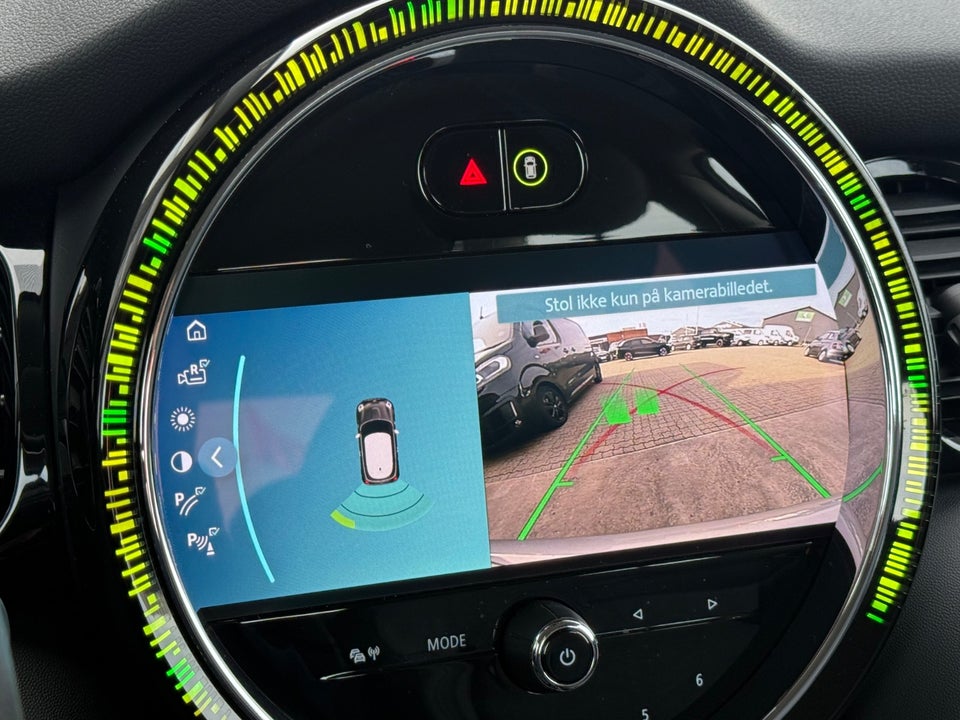 MINI Cooper SE Essential 3d