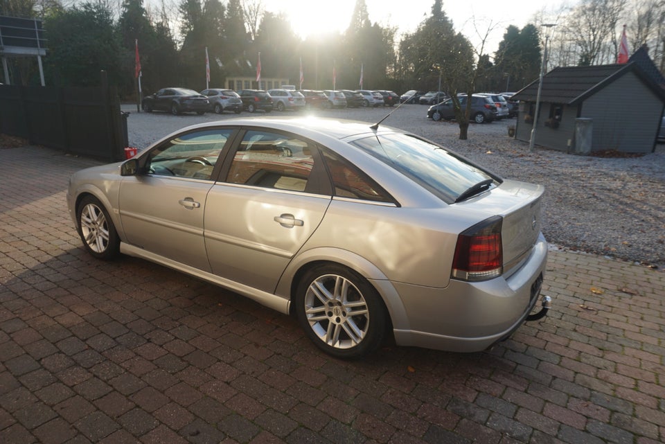 Opel Vectra 2,2 16V Elegance 4d