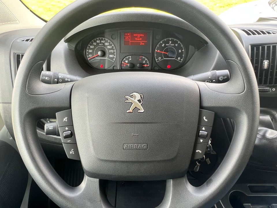 Peugeot Boxer 435 2,2 BlueHDi 165 L2H2 Premium