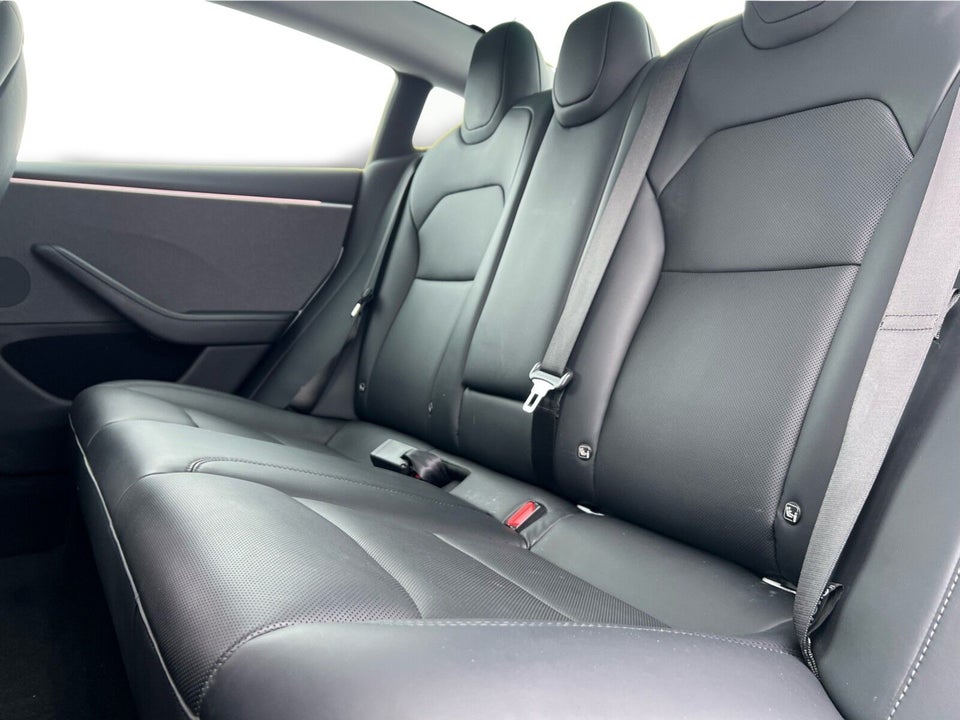 Tesla Model 3 RWD 4d